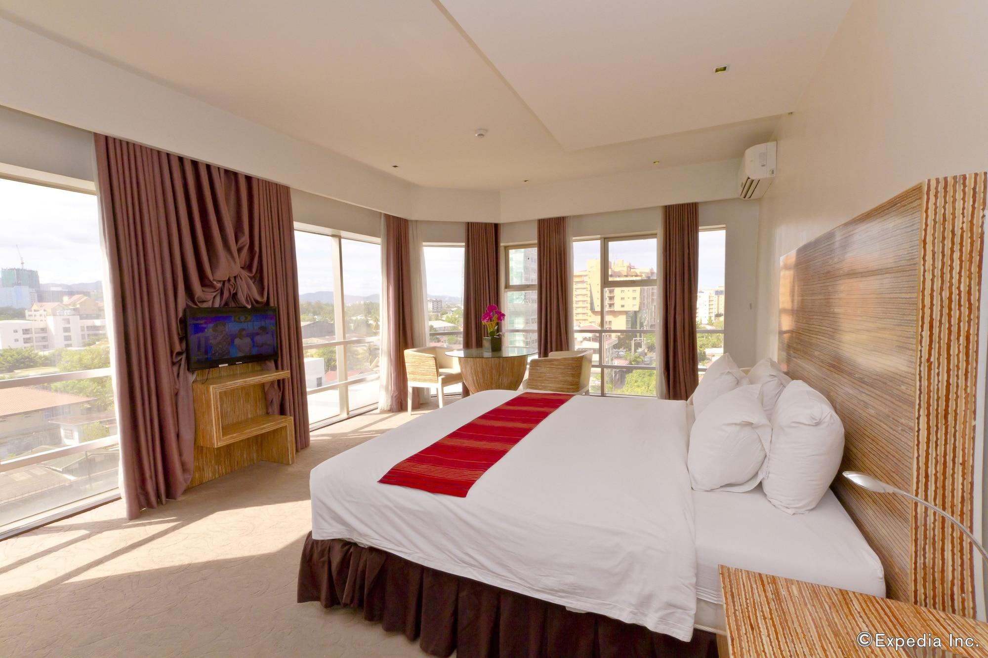 Castle Peak Hotel Cebu Extérieur photo
