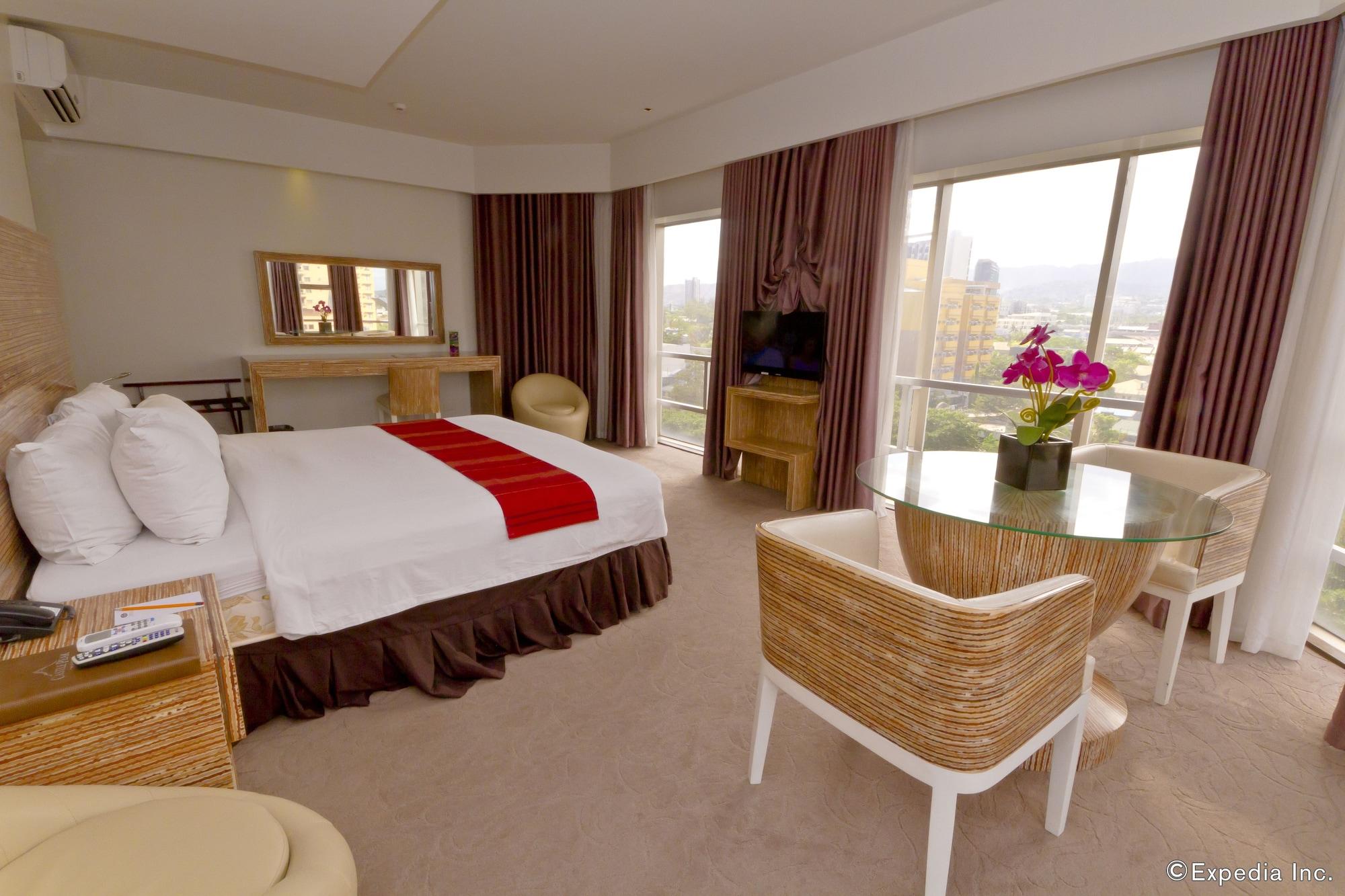 Castle Peak Hotel Cebu Extérieur photo