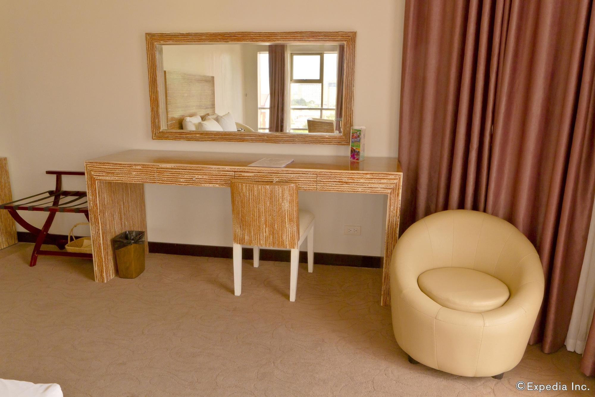 Castle Peak Hotel Cebu Extérieur photo