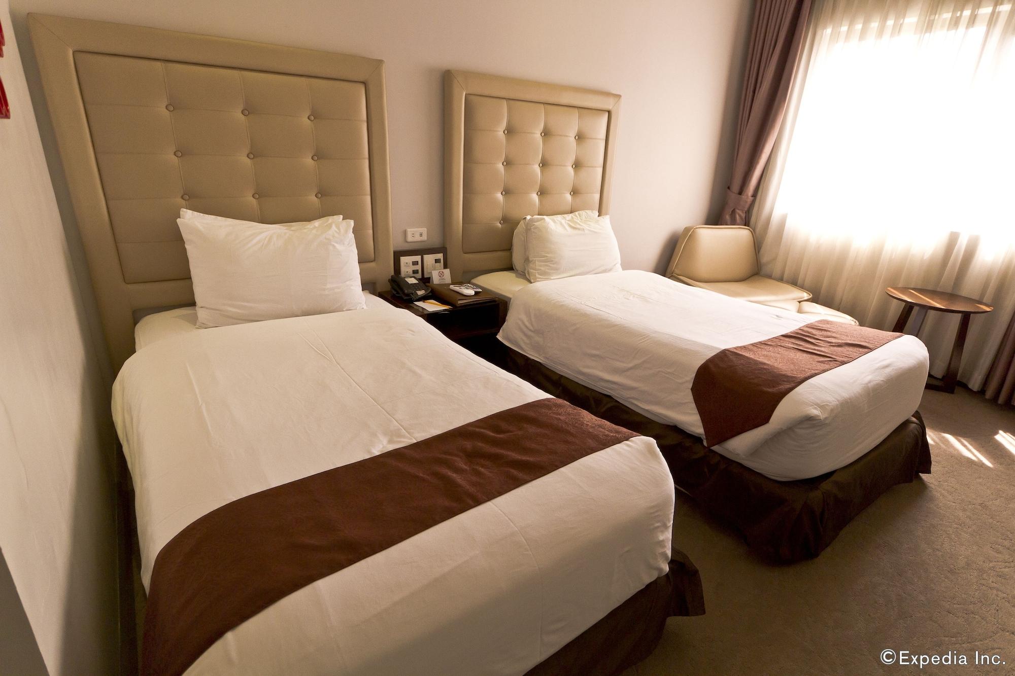 Castle Peak Hotel Cebu Extérieur photo