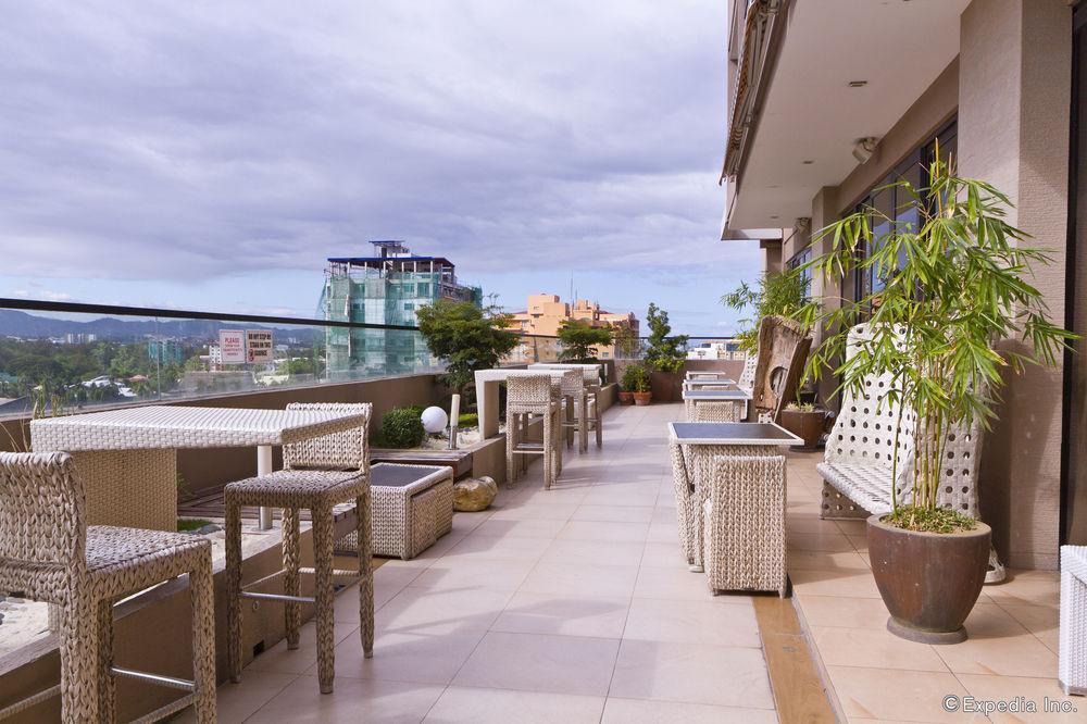 Castle Peak Hotel Cebu Extérieur photo