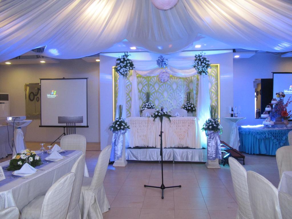 Castle Peak Hotel Cebu Extérieur photo