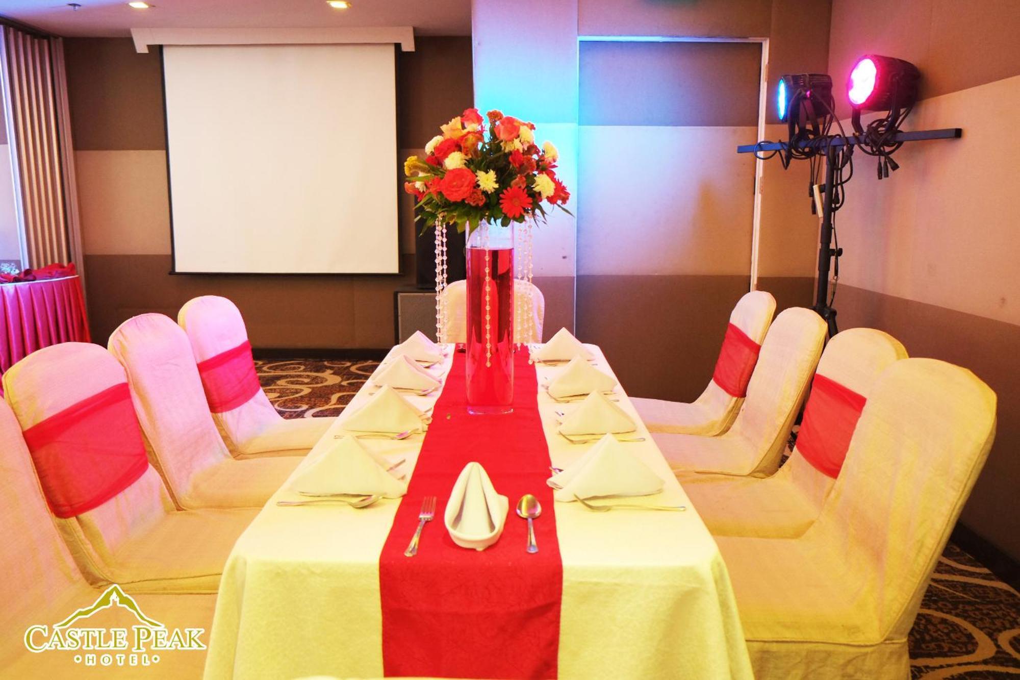 Castle Peak Hotel Cebu Extérieur photo