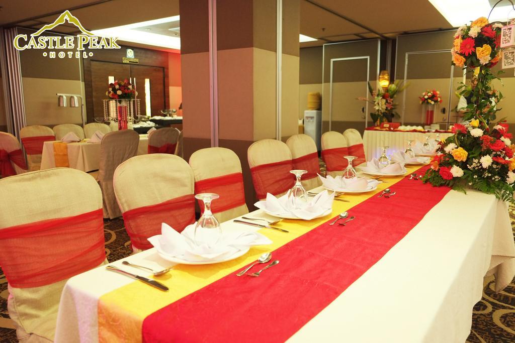 Castle Peak Hotel Cebu Extérieur photo