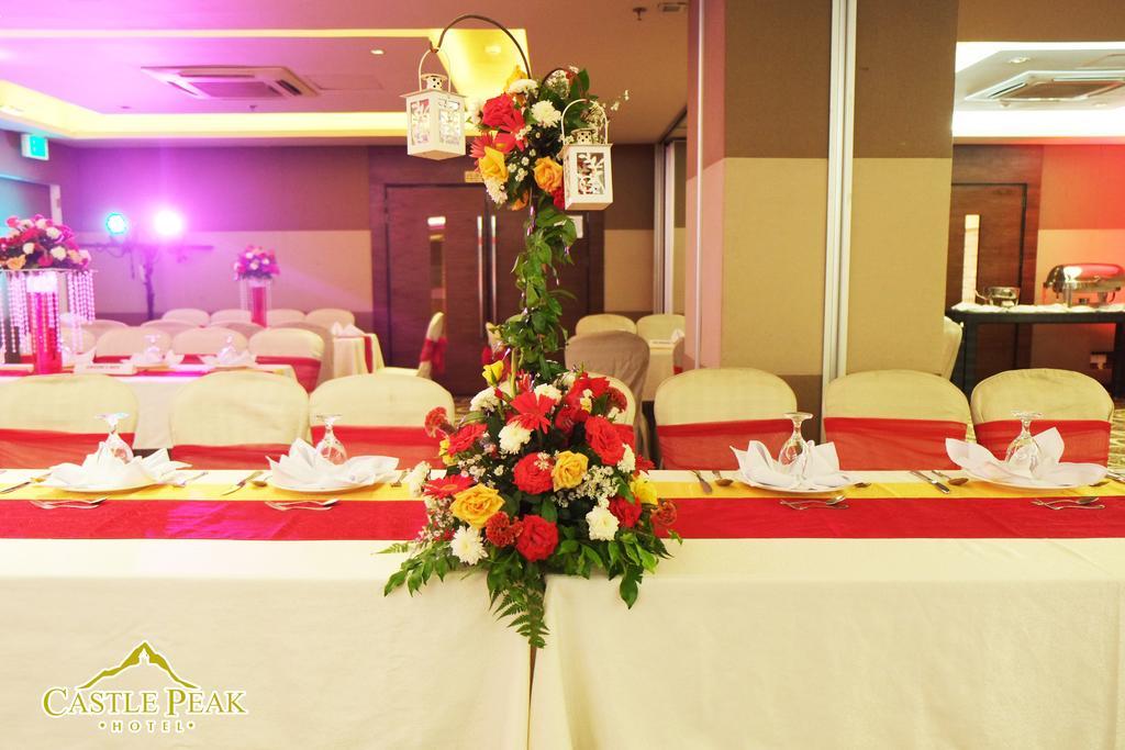 Castle Peak Hotel Cebu Extérieur photo