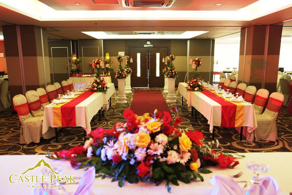 Castle Peak Hotel Cebu Extérieur photo