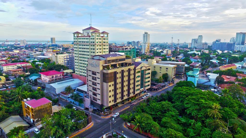 Castle Peak Hotel Cebu Extérieur photo