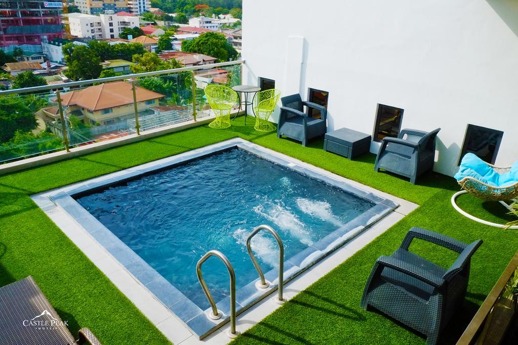 Castle Peak Hotel Cebu Extérieur photo